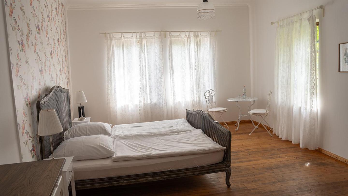 Hotel Rhodter Adler Родт унтер Ритбург Екстериор снимка